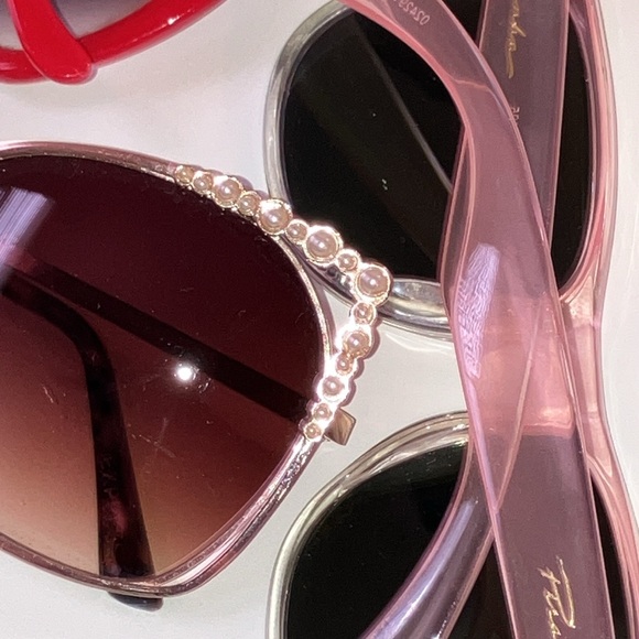 Fun and Flirty Sunglasses bundle 😎💖 - Picture 4 of 4